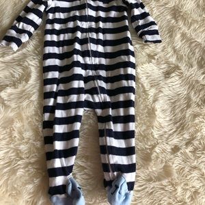 Gap footed pajamas